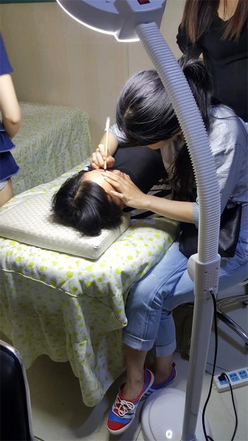 專業(yè)難怎么辦？唐山美容學(xué)校名師指導(dǎo)助你成功！