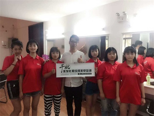 唐山誠遠(yuǎn)美容美發(fā)職業(yè)培訓(xùn)學(xué)校如何幫助學(xué)員更快就業(yè)？