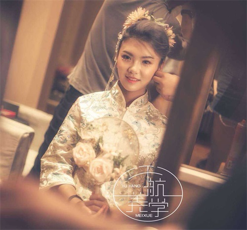  唐山學(xué)新娘跟妝去哪里靠譜？