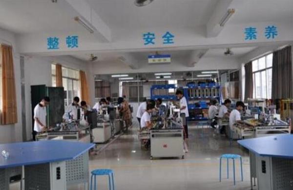 滄州中捷職業(yè)技術(shù)學(xué)校機(jī)電技術(shù)應(yīng)用專業(yè)都有哪些課程可以學(xué)習(xí)？