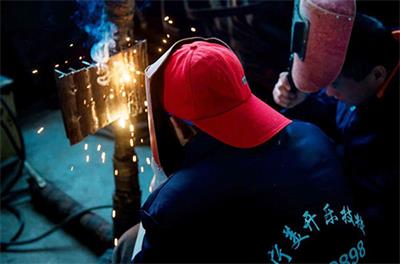 濟(jì)寧美開樂技校有電工專業(yè)嗎？   