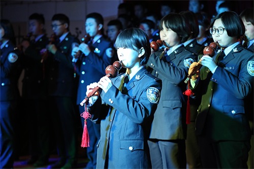 傳遞正能量！山東東營(yíng)金盾司法學(xué)校隆重舉行期末表彰大會(huì)暨家長(zhǎng)會(huì)